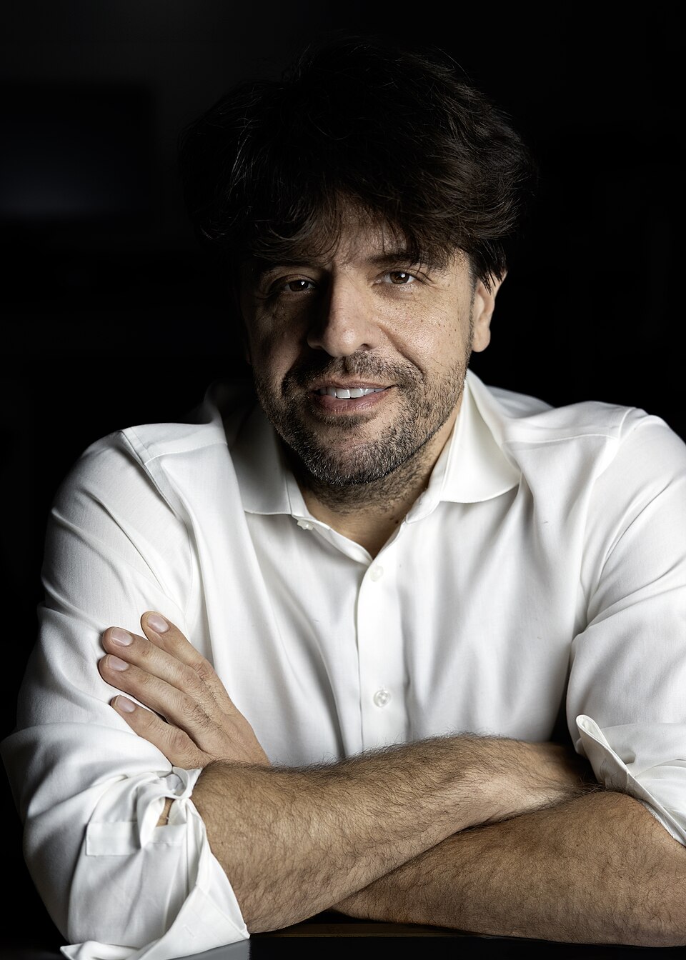 Karl Deisseroth fotografiado por Christopher Michel en diciembre de 2025